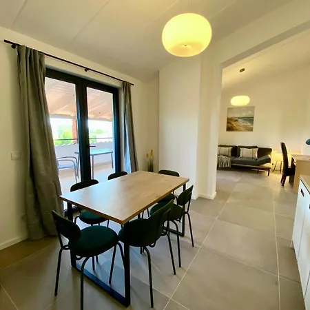 Spacious, Newly Renovated, Rooftop With Marina Views Appartement *