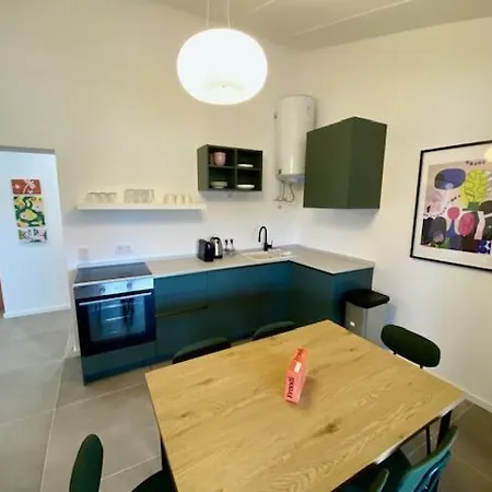 Spacious, Newly Renovated, Rooftop With Marina Views * Pula