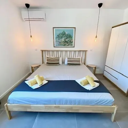 Appartement Spacious, Newly Renovated, Rooftop With Marina Views *