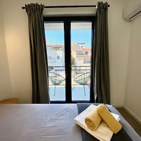 Appartement Spacious, Newly Renovated, Rooftop With Marina Views