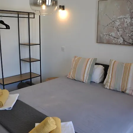 Spacious, Newly Renovated, Rooftop With Marina Views *